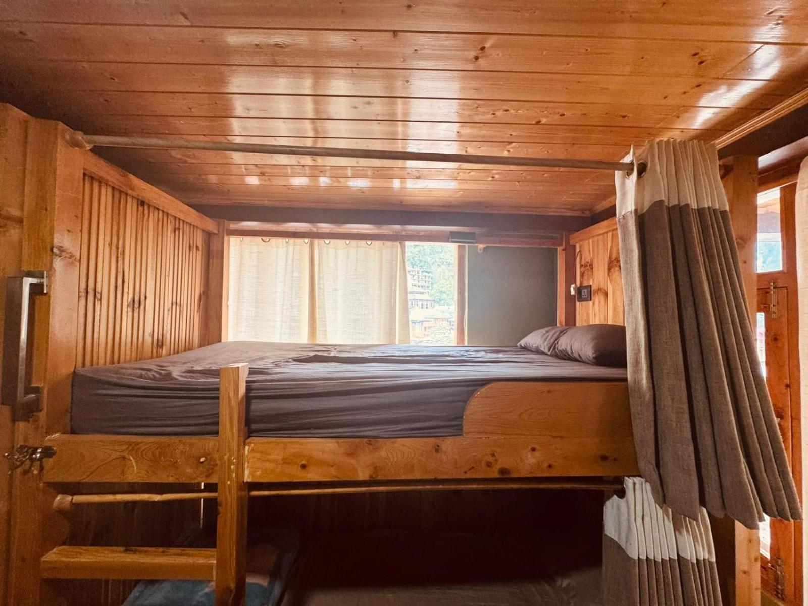 The Hamlet Hostel Manali (Himachal Pradesh)