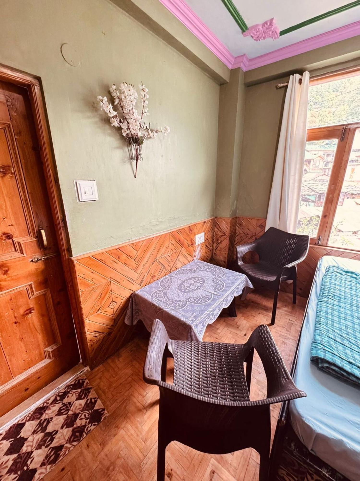 The Hamlet Hostel Manali (Himachal Pradesh)